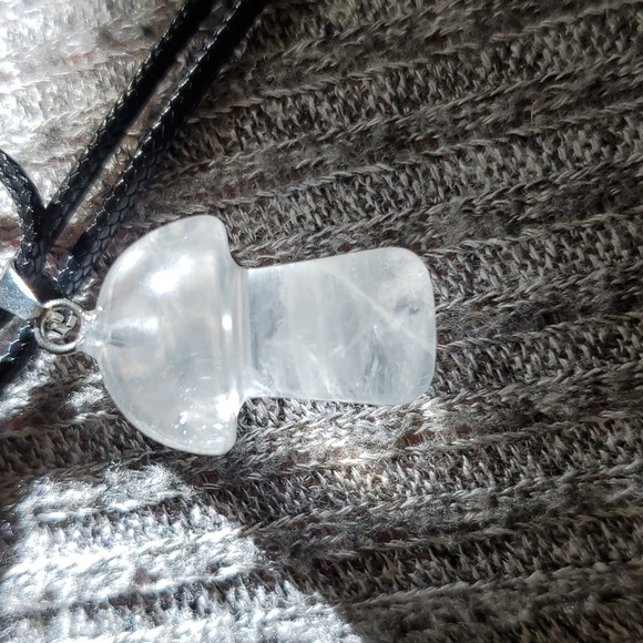 Crystal mushroom pendant - Picture 1 of 4